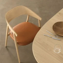 Andersen Furniture AC2 Stol Hvidpigmenteret Mat Lakeret Bøg Cognac Læder