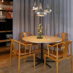 Fritz Hansen 4283 Kinastolen Kirsebær