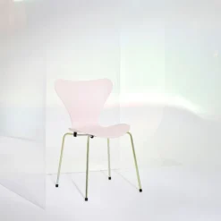 Fritz Hansen 3107 Serie 7 7:14 AM Pink Anniversary Edition