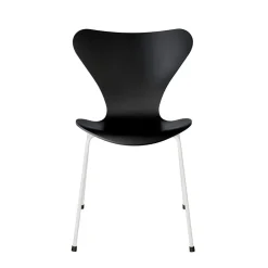 Fritz Hansen Serie 7™ 3107 Lakeret