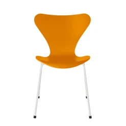 Fritz Hansen Serie 7™ 3107 Lakeret