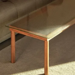Hay Kofi Sofabord 140 x 50 Oak & Clear Reeded Glass