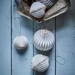 House Doctor Alsta Ornament Off-White/Golden Medium