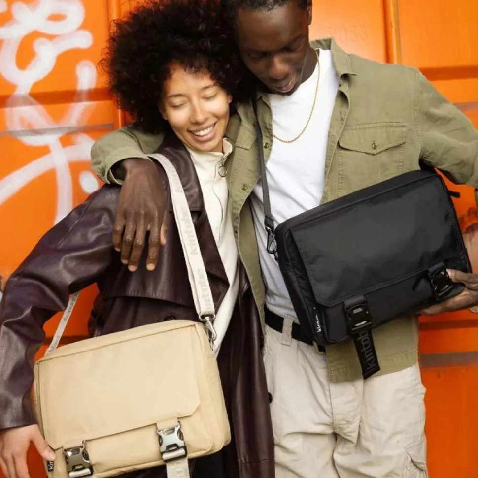 Kintobe LEO Messenger Bag Jet Black