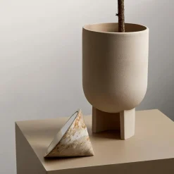 Kristina Dam Studio Serene Flowerpot Medium Sand