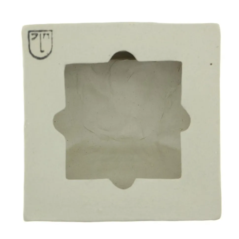 Laoru Laoru Mouth II Relief Antique White