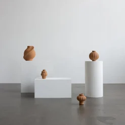 Louise Roe Balloon Vase 02 Sanded Ocker