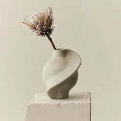 Louise Roe Pirout Vase 01 Vintage Glaze