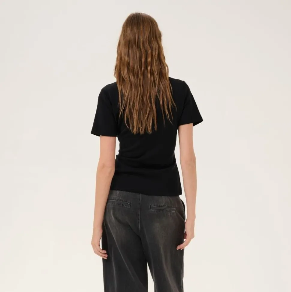 My Essential Wardrobe Helle Tee Black
