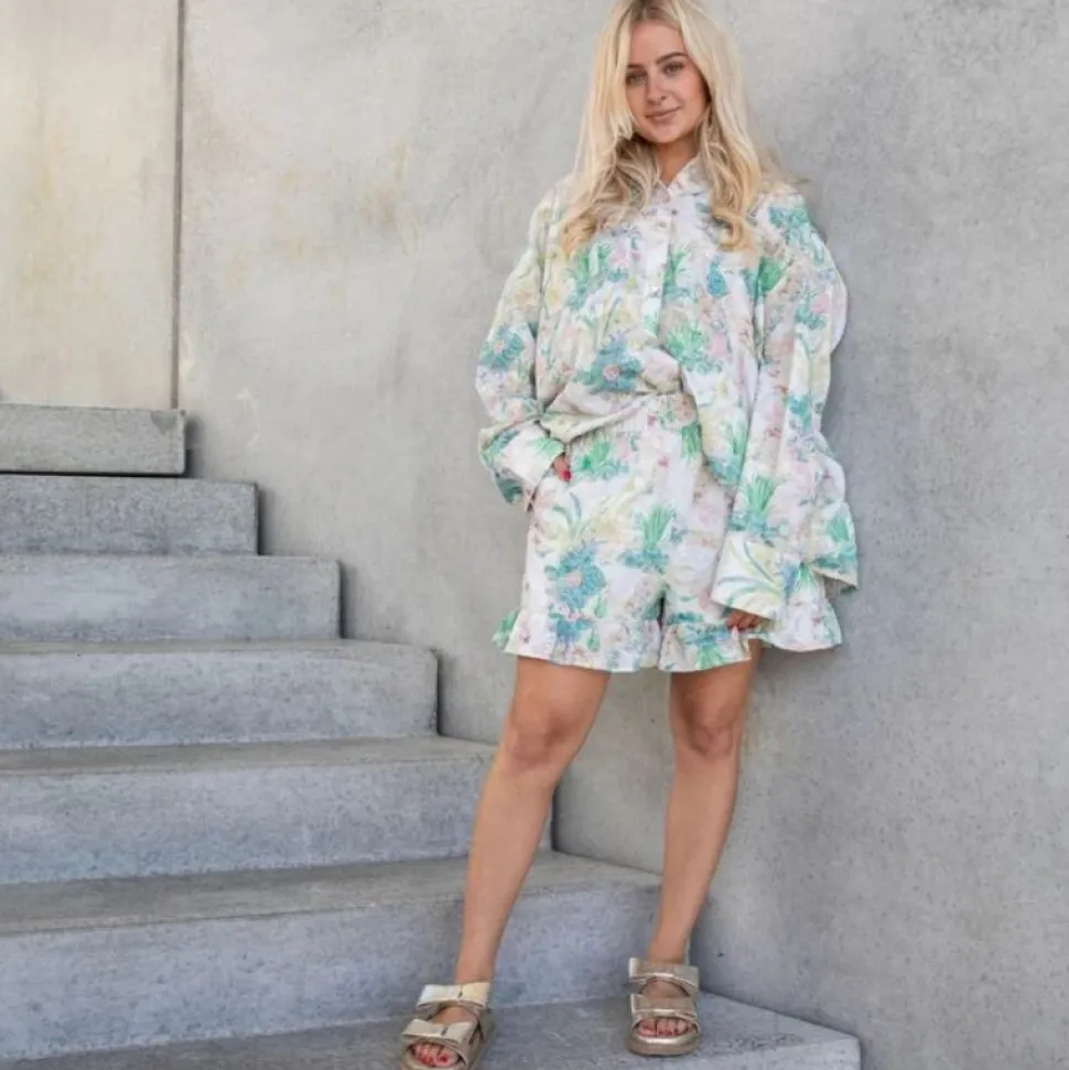 Stories From The Atelier My Lovers Shorts Multi Flower