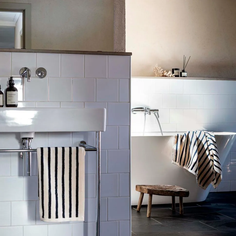 Tell Me More Bonnie Bath Towel Black