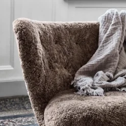 &Tradition Lille Petra VB2 Sofa Sahara Sheepskin Oak Legs