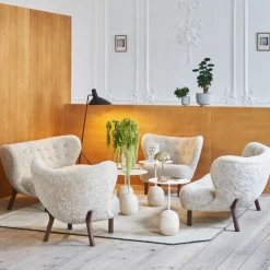 &Tradition Lille Petra VB2 Sofa Moonlight Sheepskin Walnut Legs