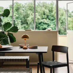 &Tradition TK5 Betty Bench Black Oak Natural Webbing