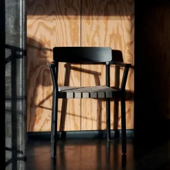 &Tradition TK9 Betty Chair Black Oak Natural Webbing